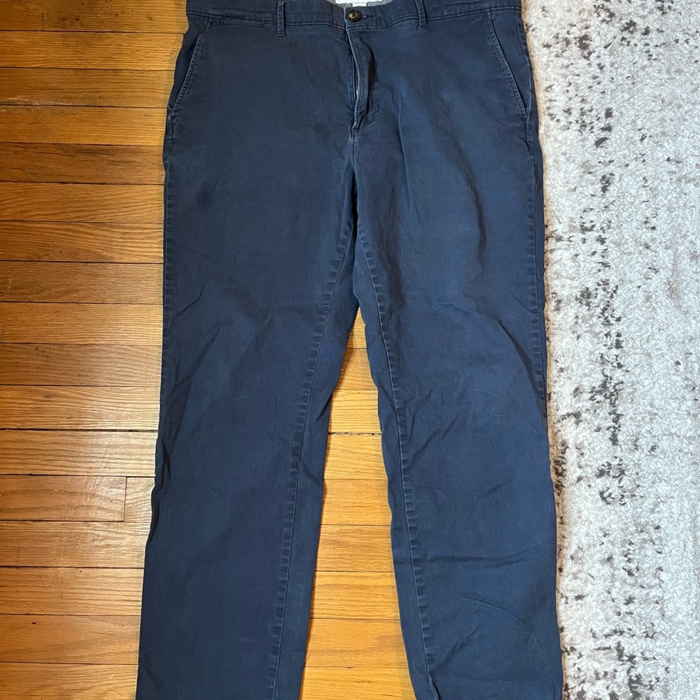 Amazon Essentials Men's Dark Blue Chinos